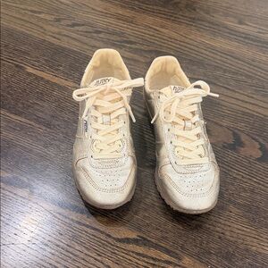 Autry Women's Metallic Gold Sneakers
